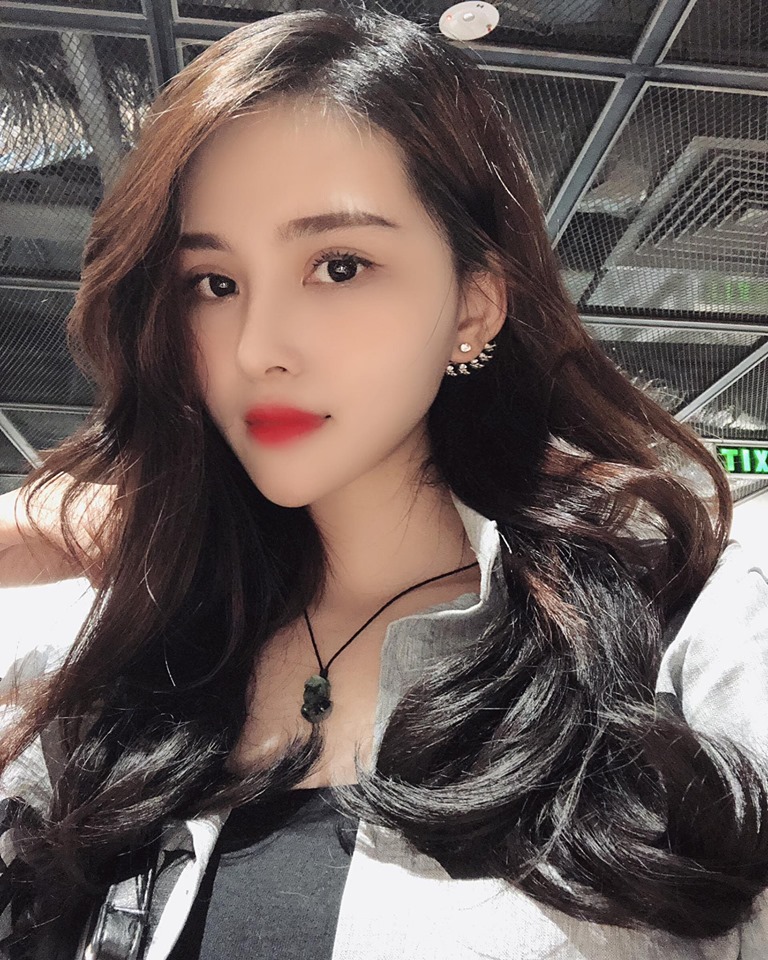 Cần biết - Huỳnh Trinh, cô nàng hotgirl Sài Thành xinh đẹp, kiếm tiền giỏi nhờ kinh doanh thời trang online (Hình 2).