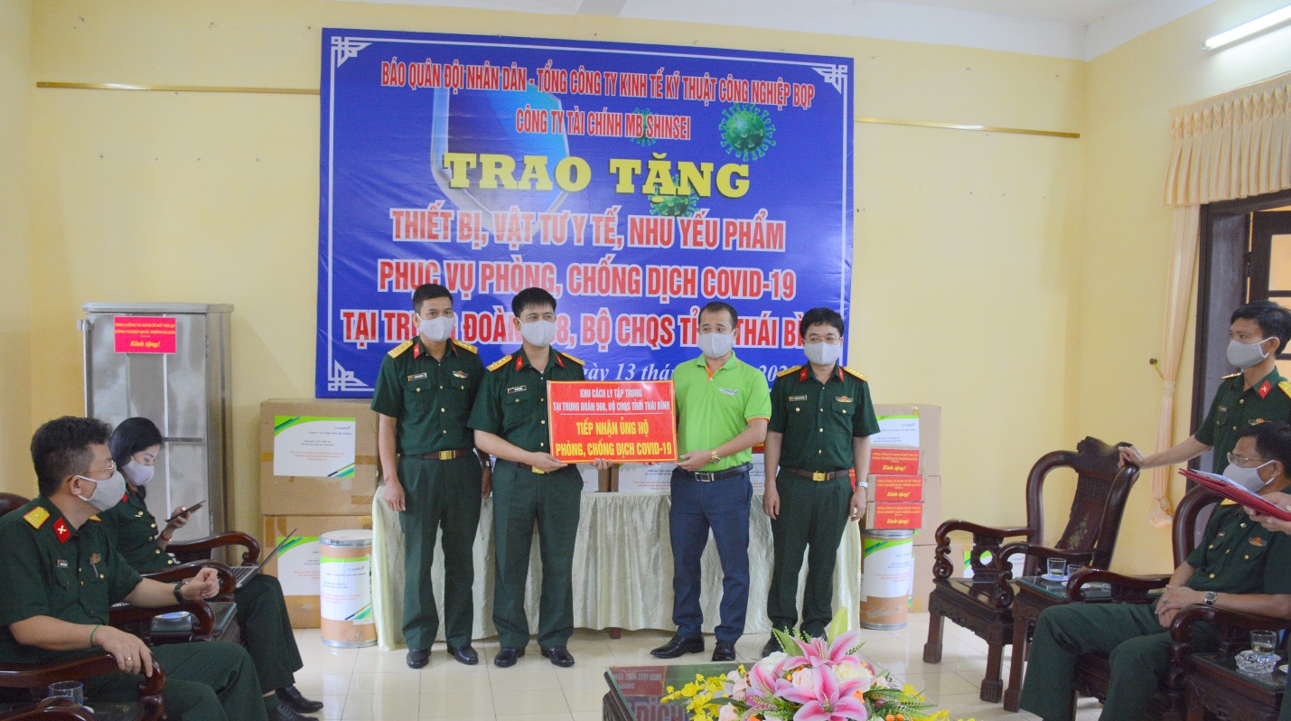 Tiêu dùng & Dư luận - Mcredit tiếp sức cho tuyến đầu chống dịch COVID-19 (Hình 2).