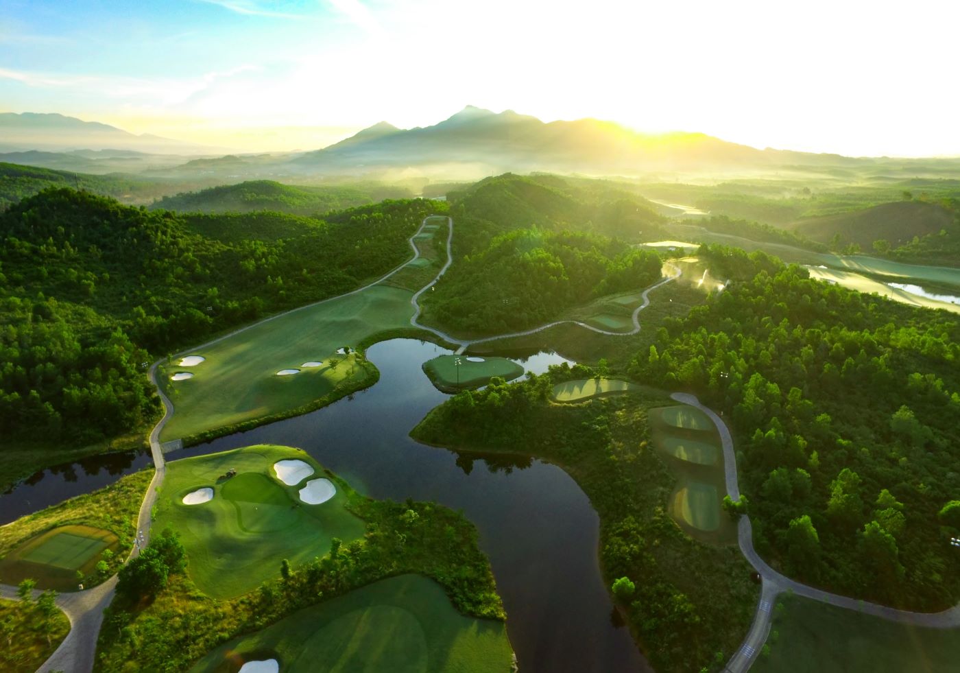 Cần biết - Ba Na Hills Golf Club xuất sắc đạt cú đúp giải World Golf Awards 2020