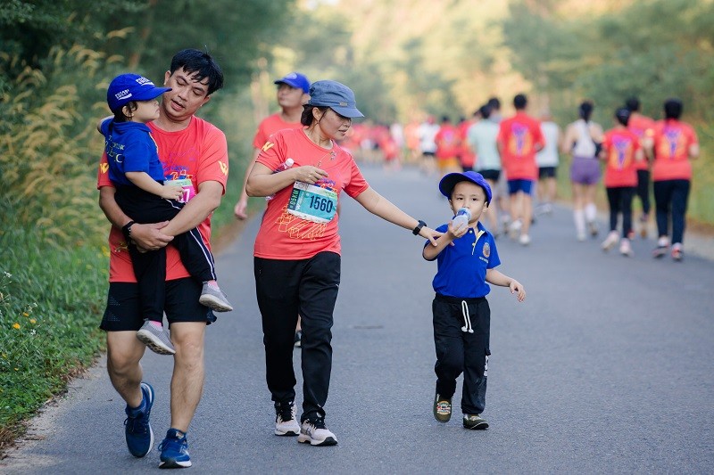 Tiêu dùng & Dư luận - Mãn nhãn cung đường marathon “cực phẩm” và kỳ nghỉ ở Vinpearl Phú Quốc (Hình 5).