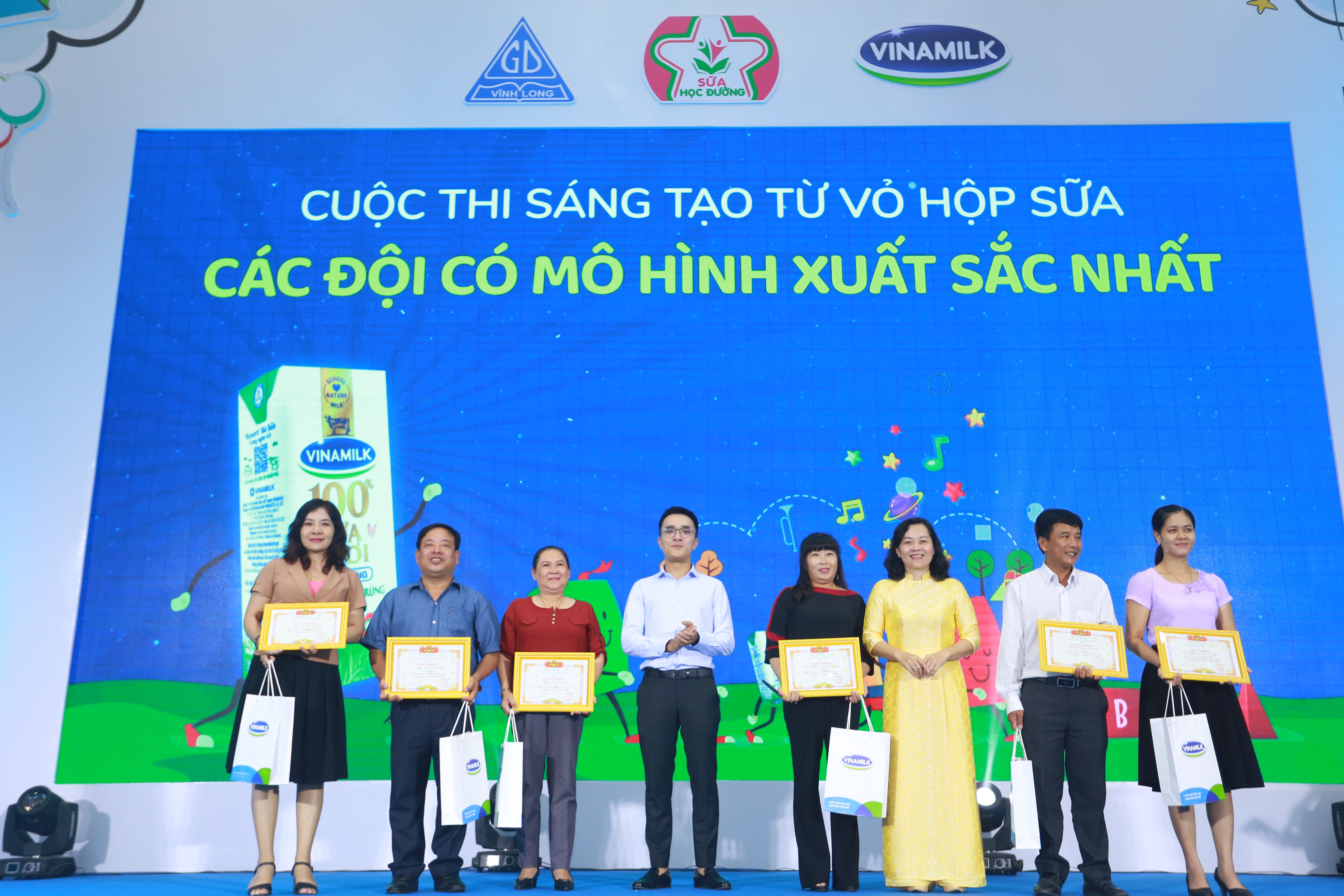 Tiêu dùng & Dư luận - Niềm vui của thầy và trò tỉnh Vĩnh Long với ngày hội sữa học đường (Hình 7).