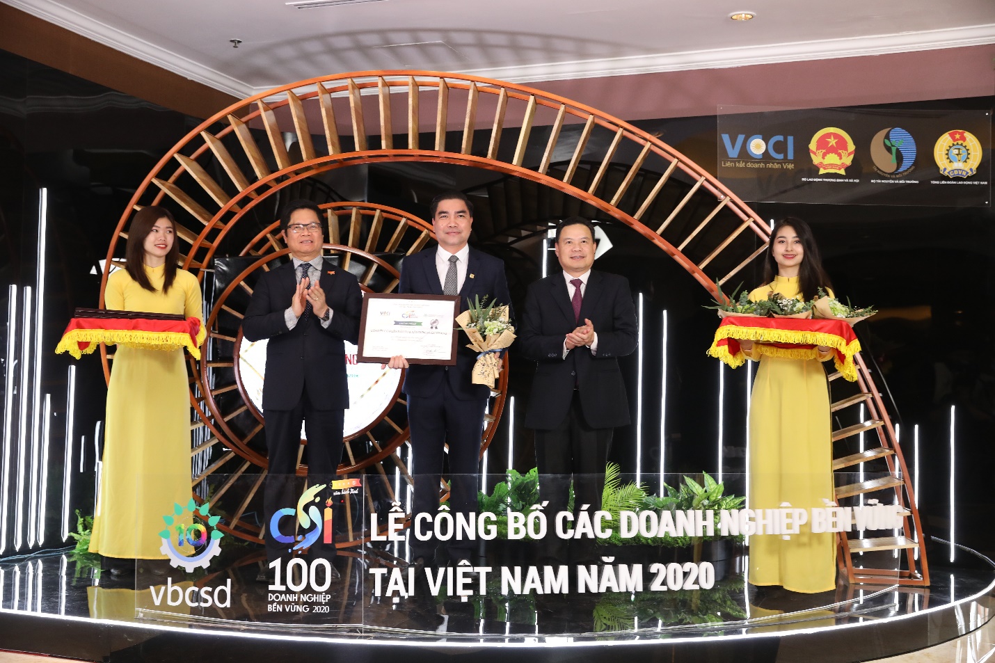 Cần biết - Phúc Khang vào top doanh nghiệp bền vững Việt Nam 2020 (Hình 2).