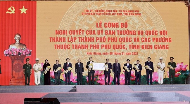 Cần biết - Nam Phú Quốc rực sáng pháo hoa chào đón sự kiện đảo Ngọc lên thành phố