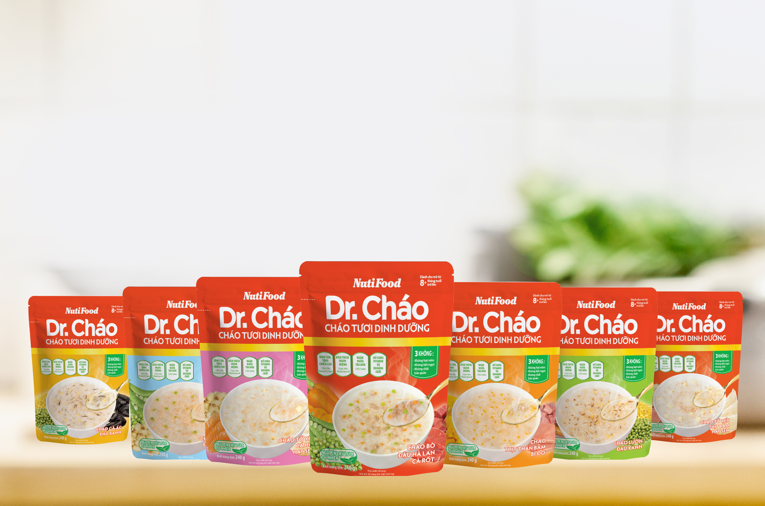 Tiêu dùng & Dư luận - Nutifood và Ông Bầu trao tặng các sản phẩm dinh dưỡng trị giá 2,6 tỷ đồng cho y bác sĩ tuyến đầu và bệnh nhân mắc Covid-19 (Hình 2).