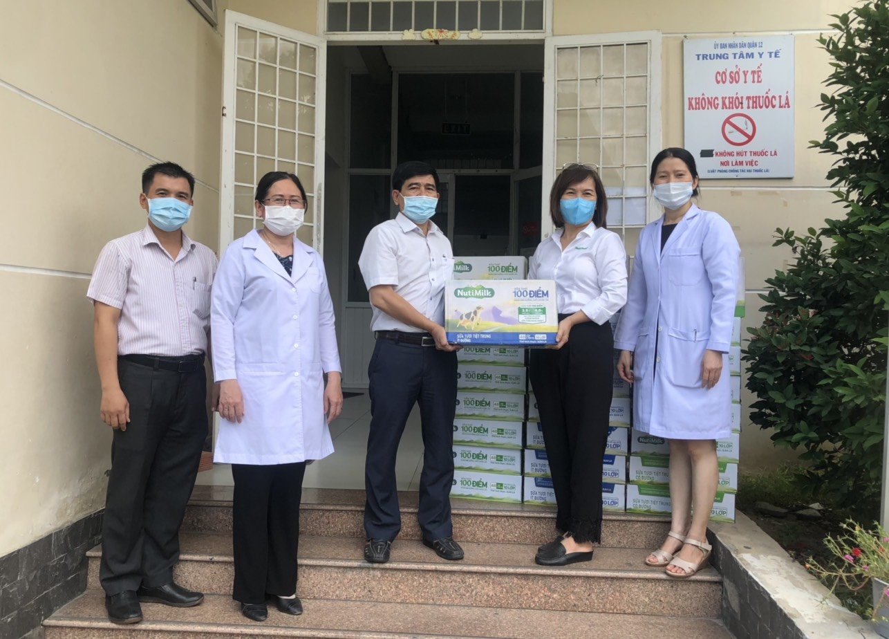 Cần biết - NutiFood và Ông Bầu trao tặng sản phẩm dinh dưỡng trị giá 1,3 tỷ đồng cho CBNV ngành y tế TP.HCM tham gia chống dịch Covid-19 (Hình 2).