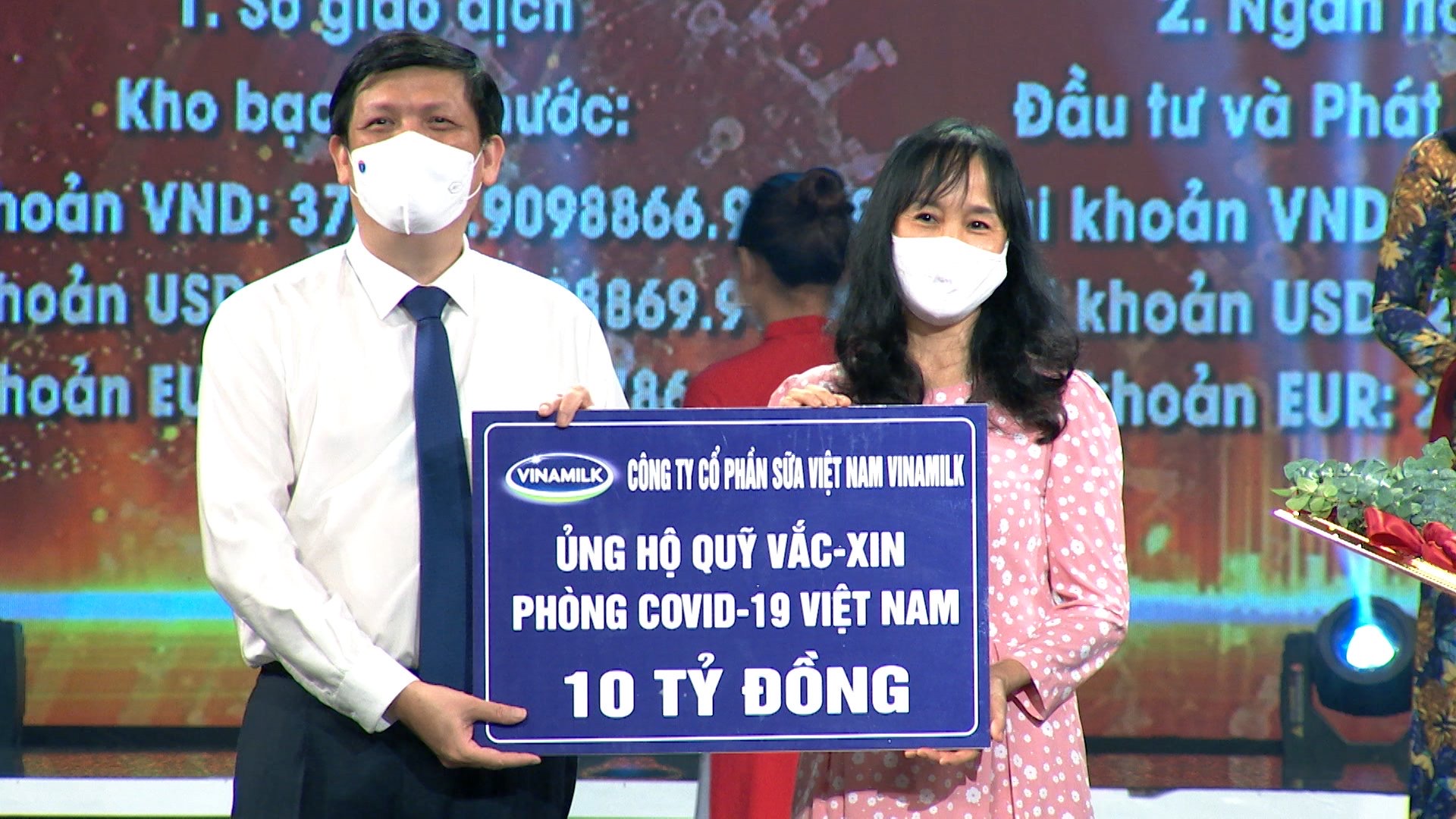 Tiêu dùng & Dư luận - Vinamilk chung tay cùng Chính phủ, góp quỹ Vacxin phòng Covid-19