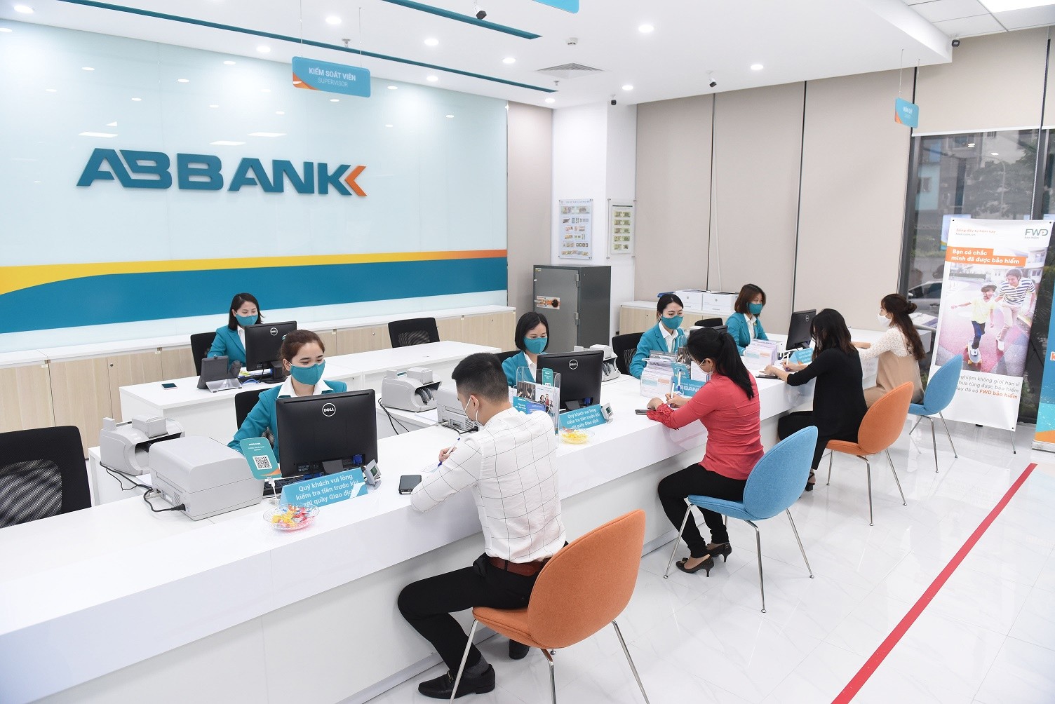 Tài chính - Ngân hàng - ABBank giảm lãi, tăng hạn mức cho vay hỗ trợ khách hàng doanh nghiệp