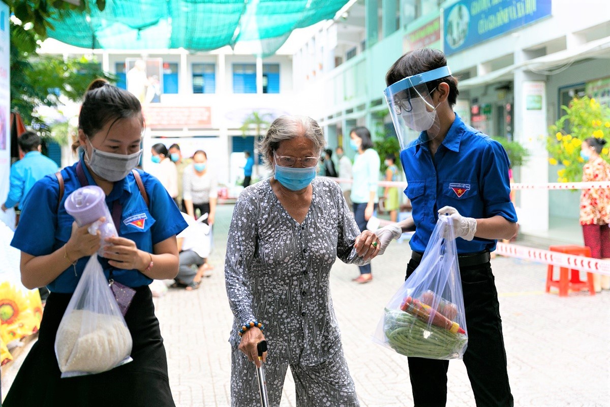 Tiêu dùng & Dư luận - Ấm lòng người dân TP. HCM giữa mùa dịch Covid-19