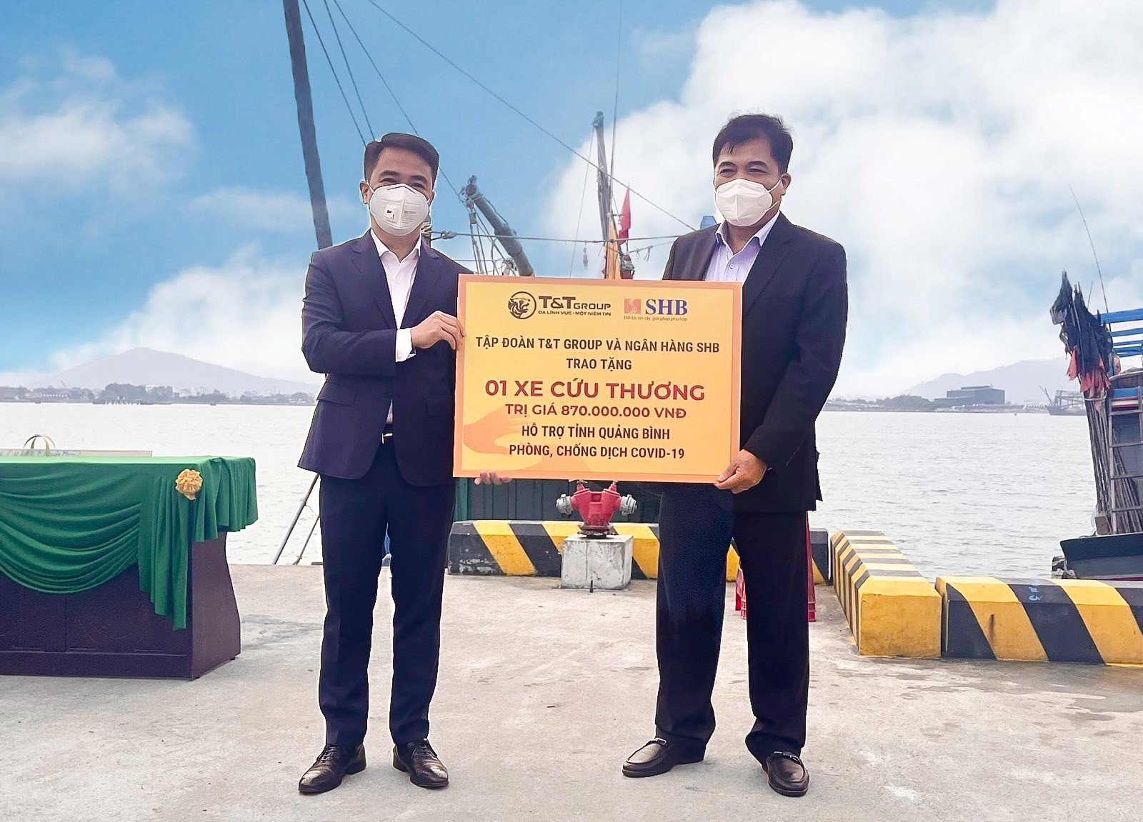 Tiêu dùng & Dư luận - T&T Group và SHB trao tặng xe cứu thương hỗ trợ Quảng Trị - Quảng Bình chống dịch (Hình 2).