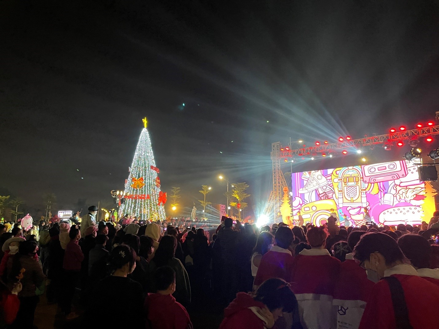 Cần biết - Ấn tượng đêm hội giáng sinh Picenza Riverside By Night (Hình 10).