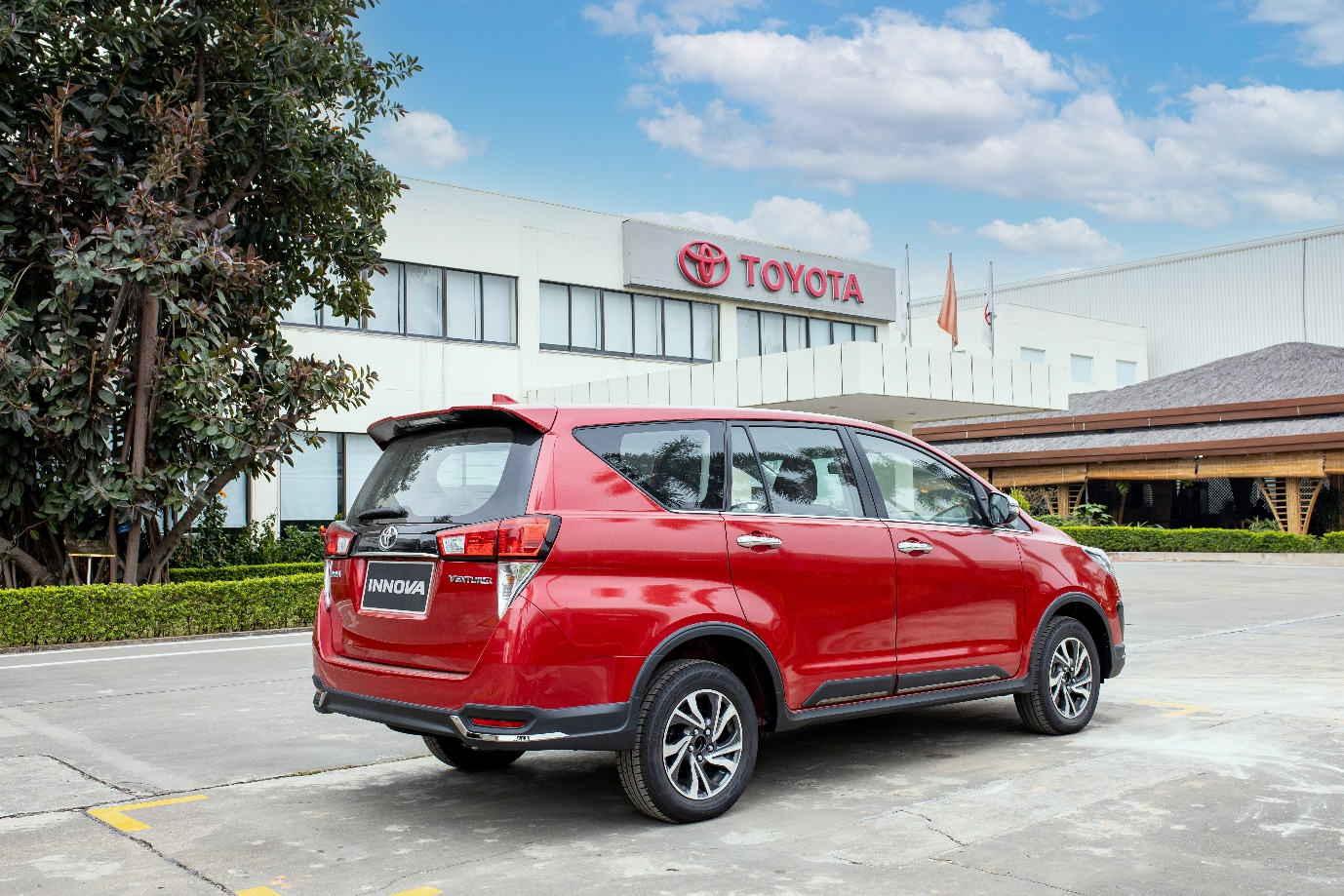 Cần biết - Nhận ngay quà khủng khi mua xe Toyota trong tháng đầu năm