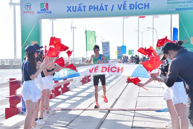 Kinh tế - Giải marathon Vượt trùng khơi có hơn 600 vận động viên tham gia (Hình 4).