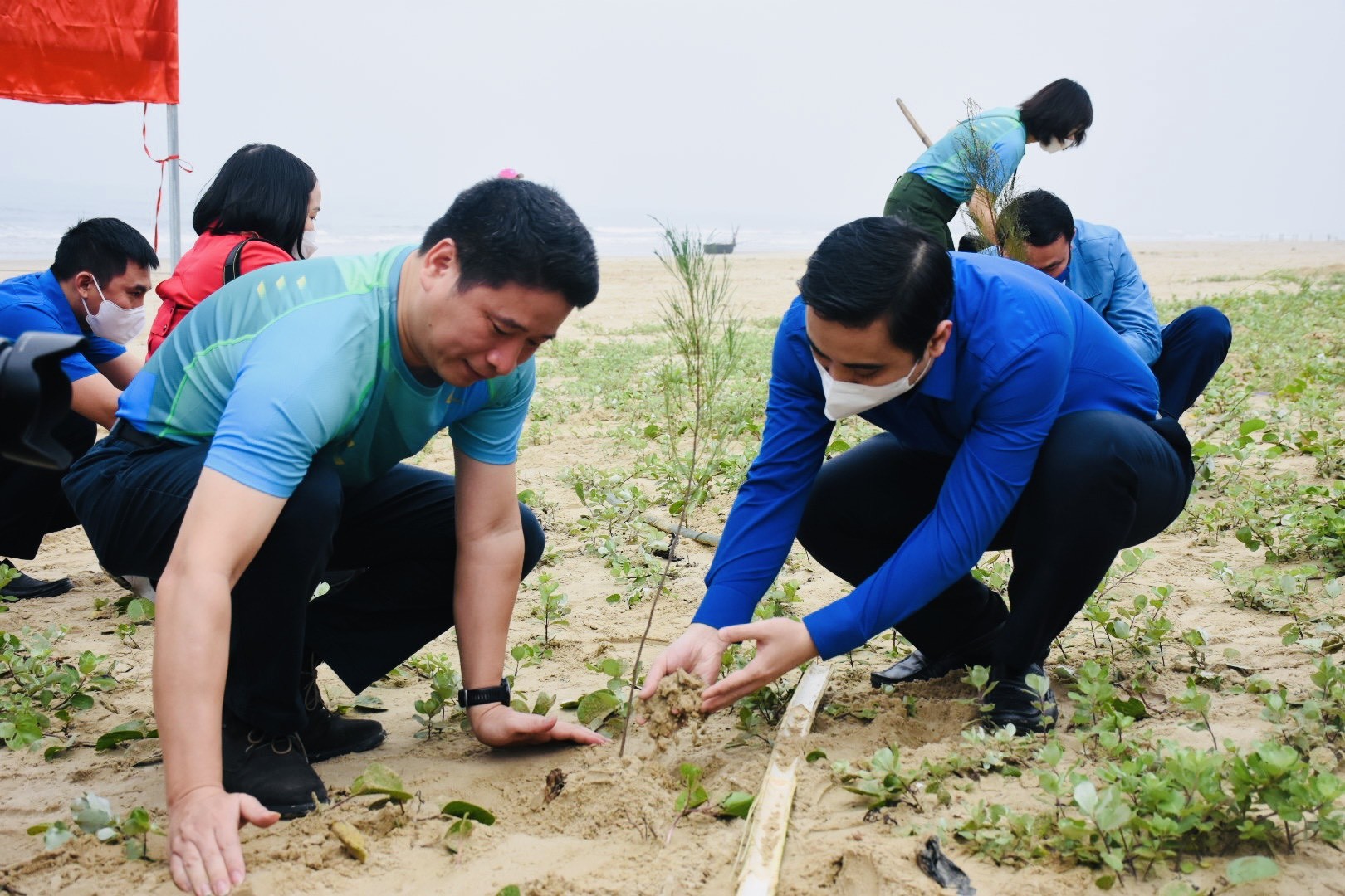 Kinh tế - BIDV khánh thành nhà cộng đồng tránh lũ và trồng cây phòng hộ ven biển tại Hà Tĩnh (Hình 4).