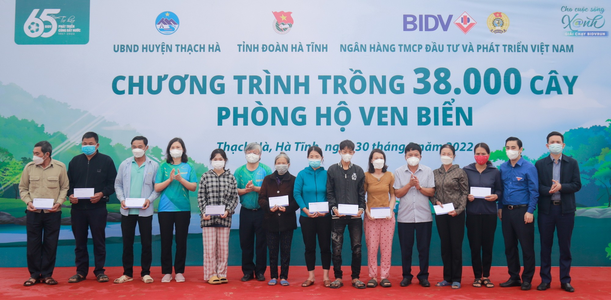 Kinh tế - BIDV khánh thành nhà cộng đồng tránh lũ và trồng cây phòng hộ ven biển tại Hà Tĩnh (Hình 5).