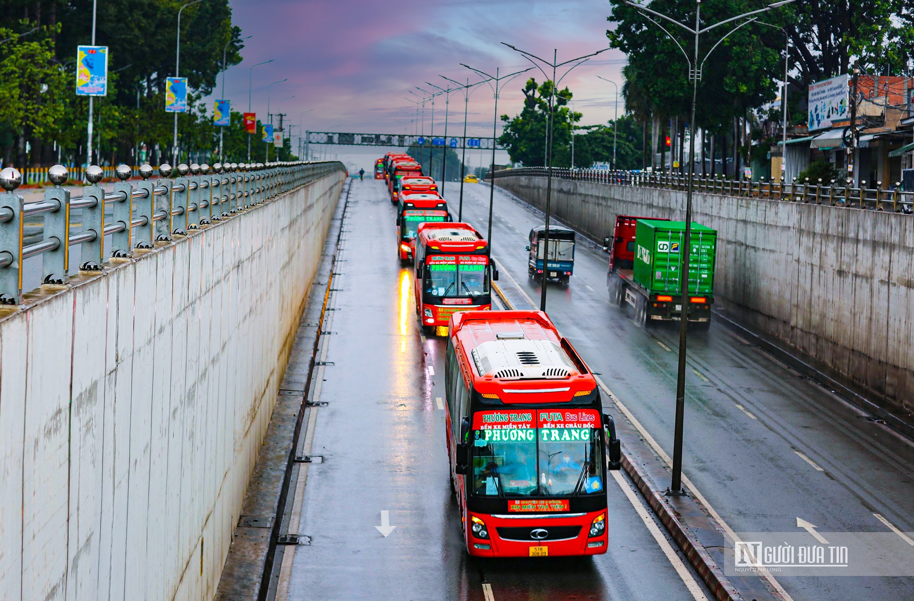 Cần biết - Lâm Đồng: Tập huấn kiến thức, kỹ năng ATGT cho gần 100 lái xe (Hình 3).