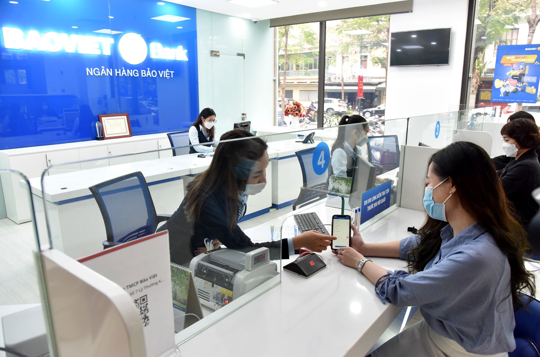 Kinh tế - BAOVIET Bank 6 tháng đầu năm: trích lập dự phòng giảm gần 90%, lợi nhuận tăng trưởng hơn 50%