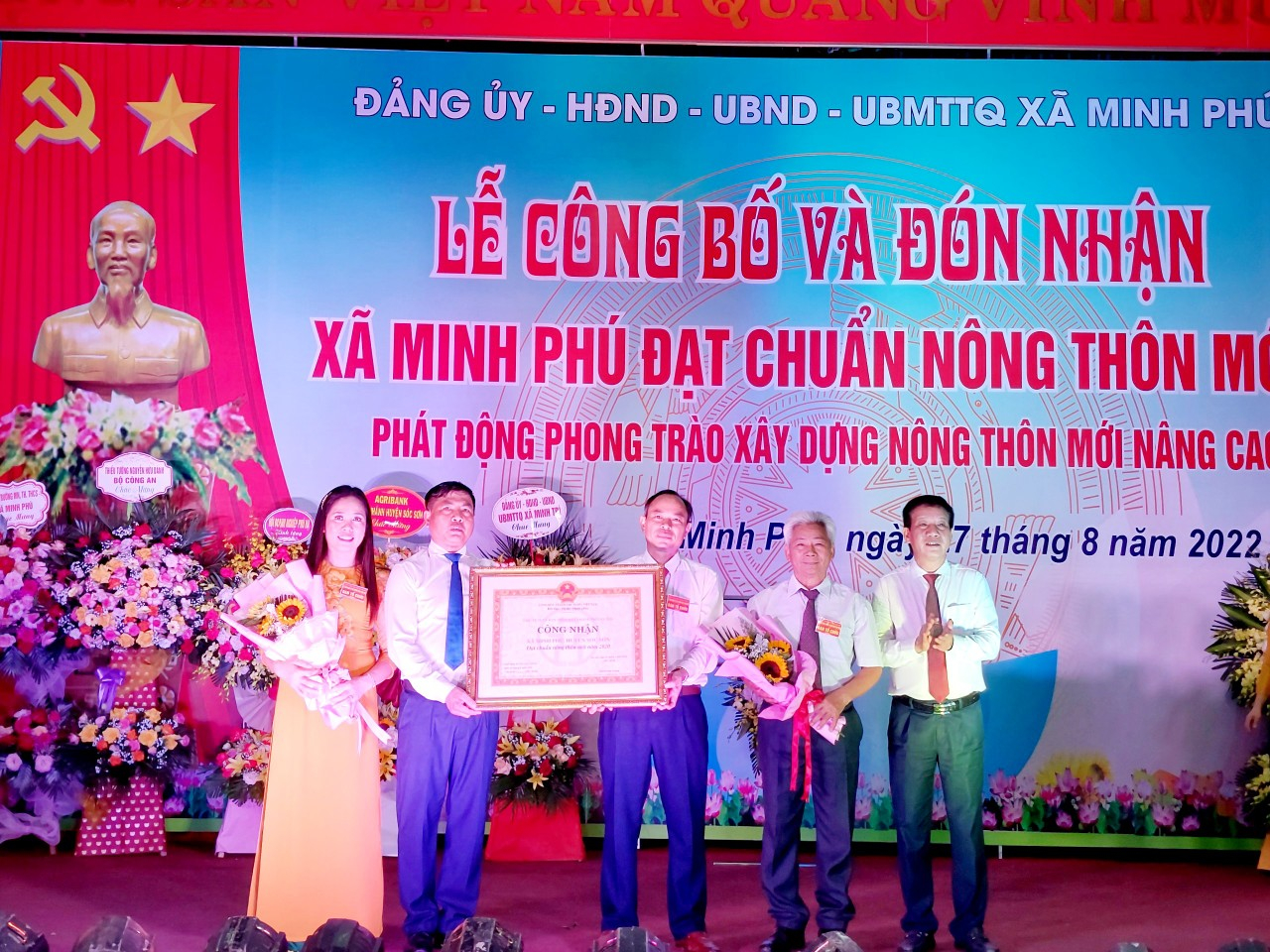 Đời sống - Lễ công bố xã Minh Phú đạt chuẩn nông thôn mới (Hình 2).