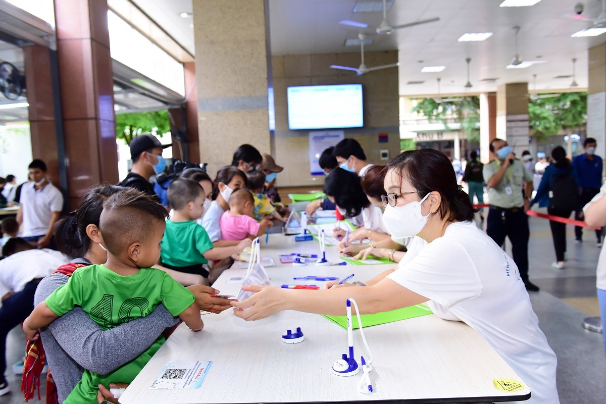 Dân sinh - “Tròn tiếng cười – Vẹn tương lai” tiếp nối hành trình phẫu thuật miễn phí cho các trẻ bị dị tật hàm mặt