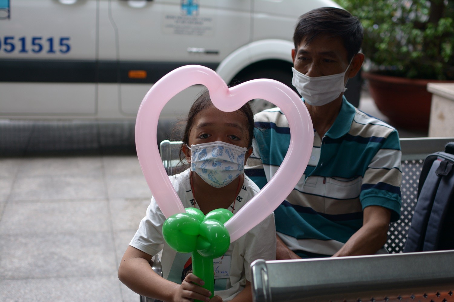 Dân sinh - “Tròn tiếng cười – Vẹn tương lai” tiếp nối hành trình phẫu thuật miễn phí cho các trẻ bị dị tật hàm mặt (Hình 4).