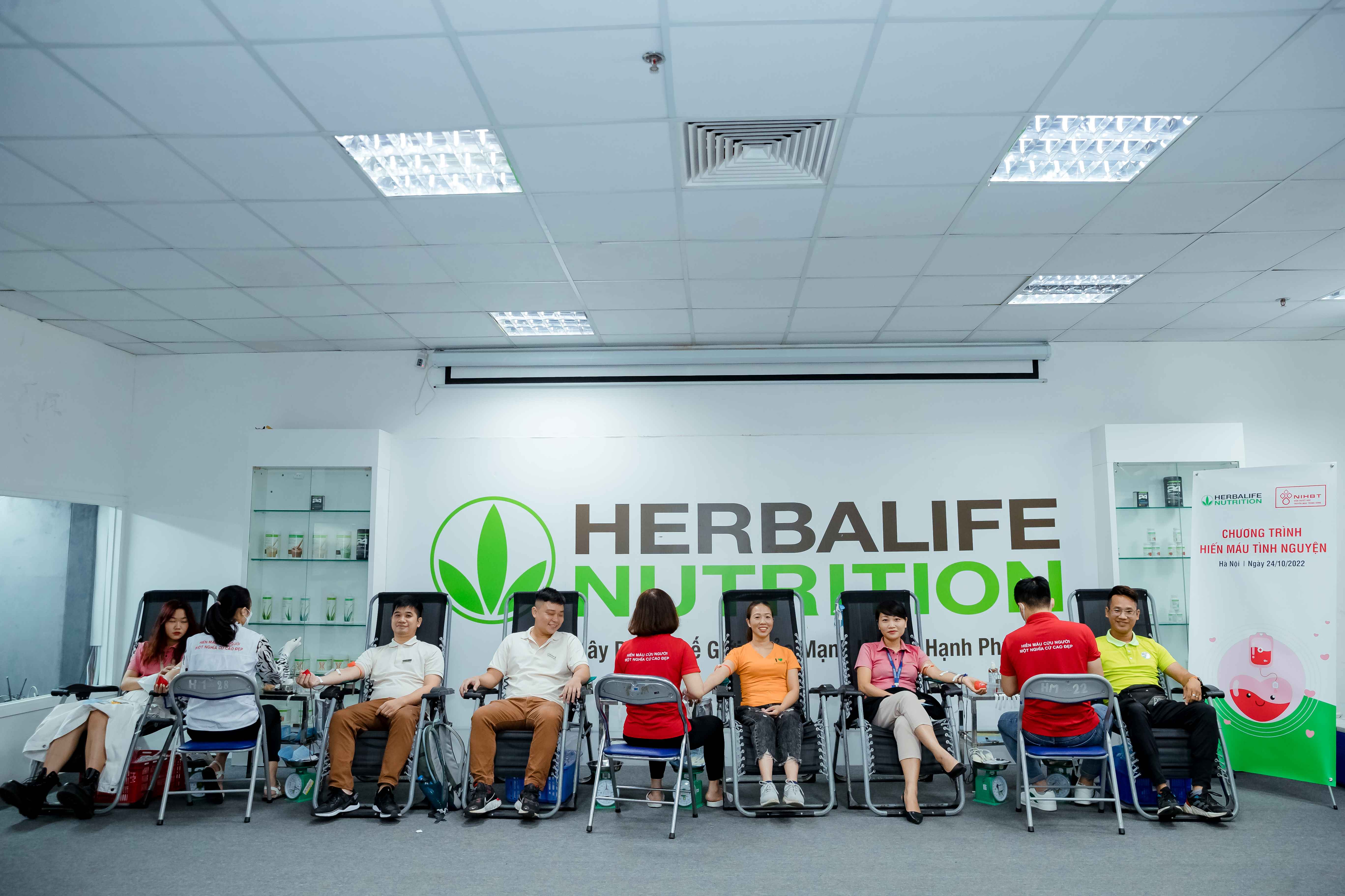 Kinh tế - Thành Viên Độc lập và nhân viên Herbalife Việt Nam tham gia hiến máu tình nguyện (Hình 5).