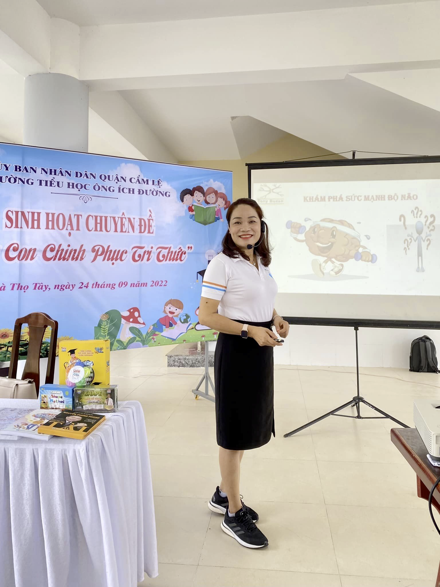 Cần biết - Thạc sĩ Nguyễn Hoàng Oanh: Tôi khát vọng cống hiến vì một thế hệ trẻ tiềm năng cho đất nước (Hình 2).