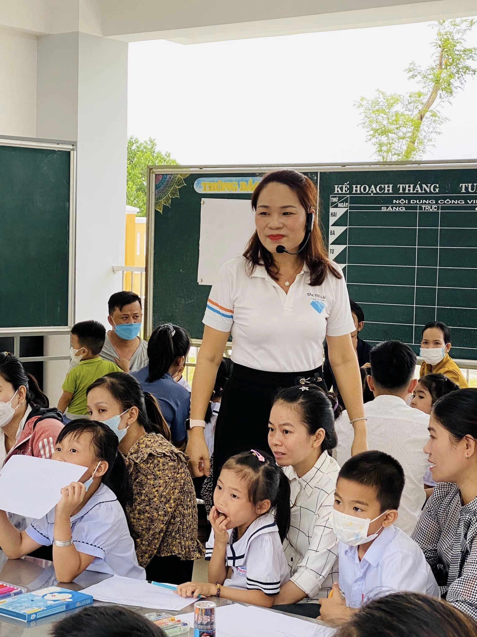 Cần biết - Thạc sĩ Nguyễn Hoàng Oanh: Tôi khát vọng cống hiến vì một thế hệ trẻ tiềm năng cho đất nước (Hình 4).