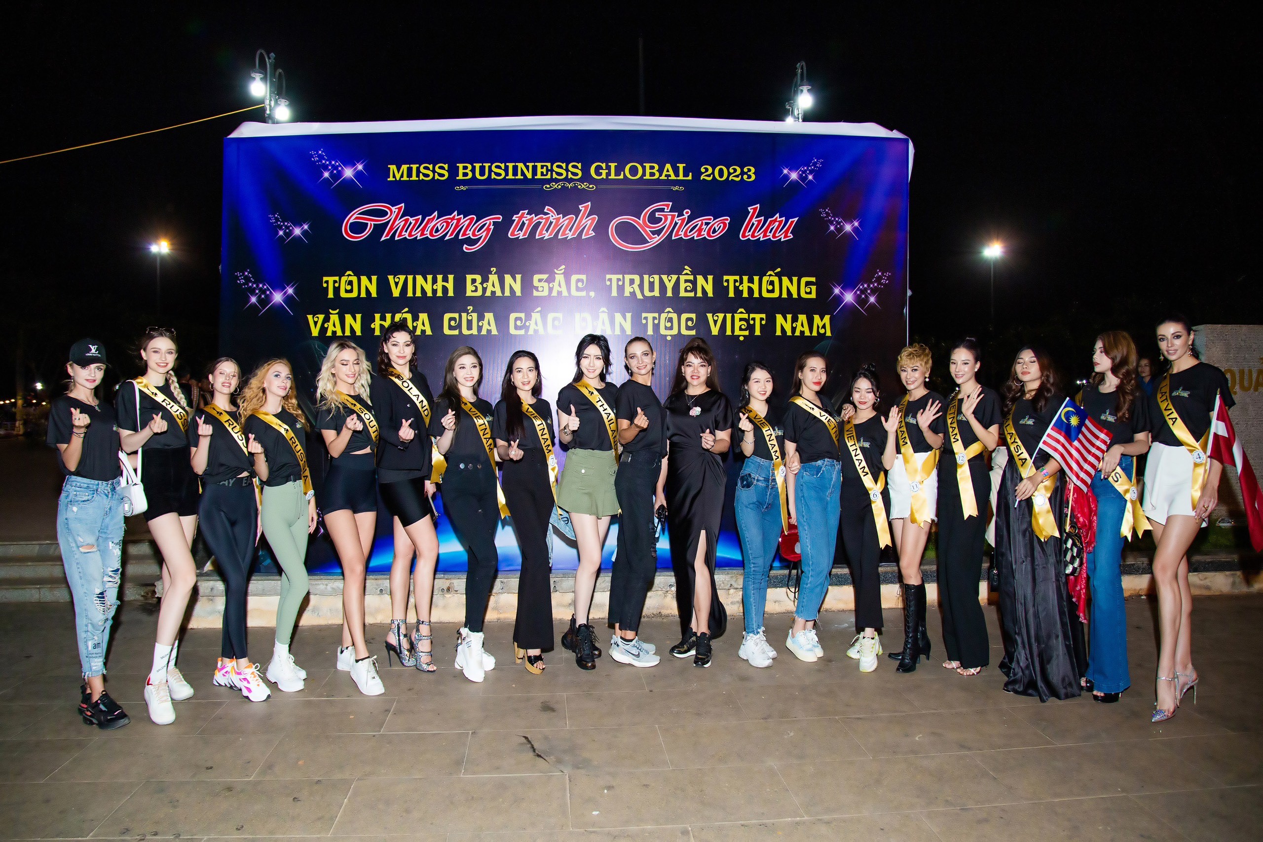 Cần biết - Hồ Thanh Hương - Nghệ nhân Kim hoàn Quốc gia dẫn đoàn thí sinh Miss Business Global 2023 giao lưu văn hoá tại Krông Nô (Hình 5).