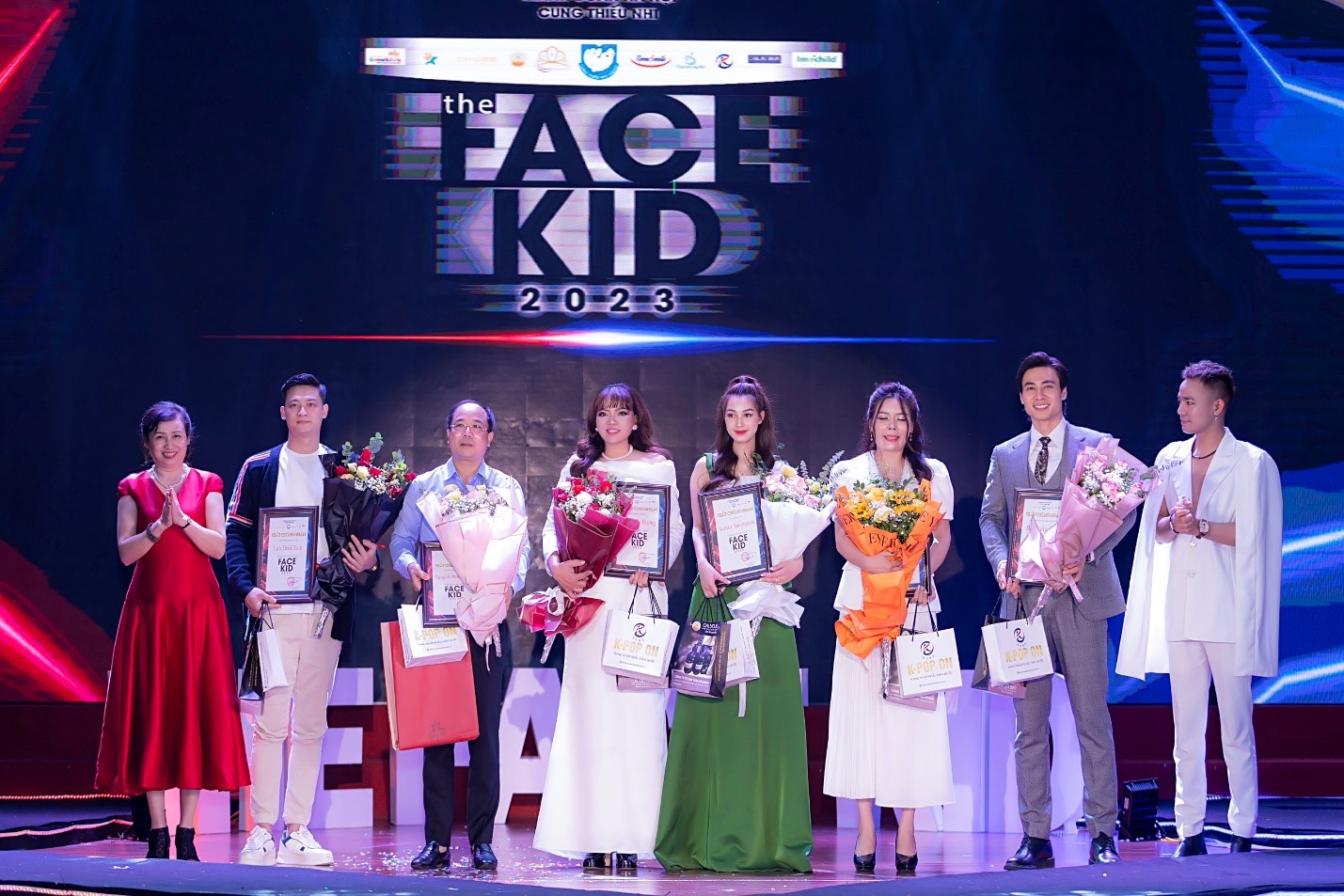 Cần biết - Nghệ nhân kim hoàn quốc gia Hồ Thị Thanh Hương ngồi ghế nóng THE FACE KID 2023 tại Thủ Đô Hà Nội (Hình 4).