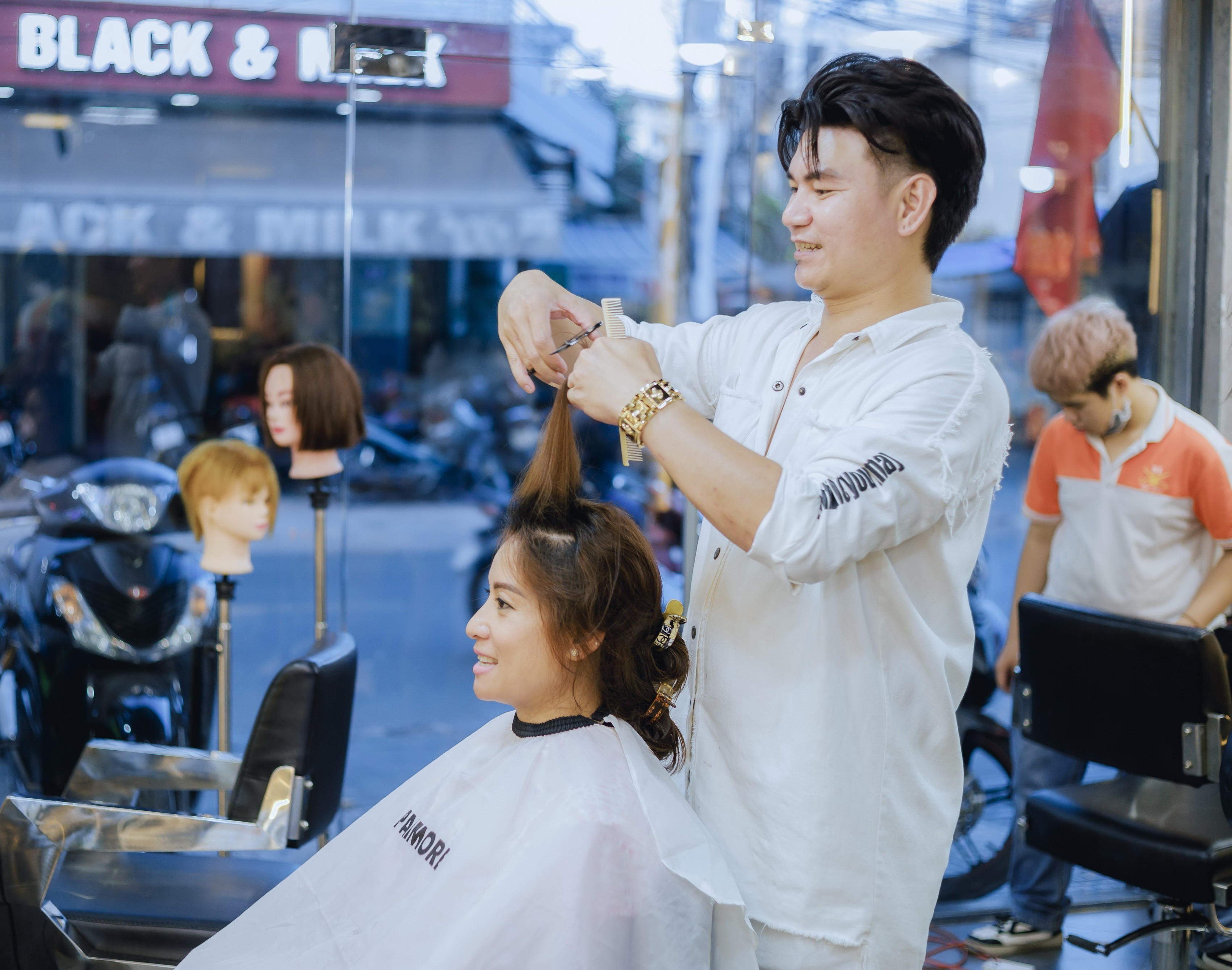 Cần biết - Từ đam mê đến thành công của ông chủ salon tóc Bi Hair (Hình 3).