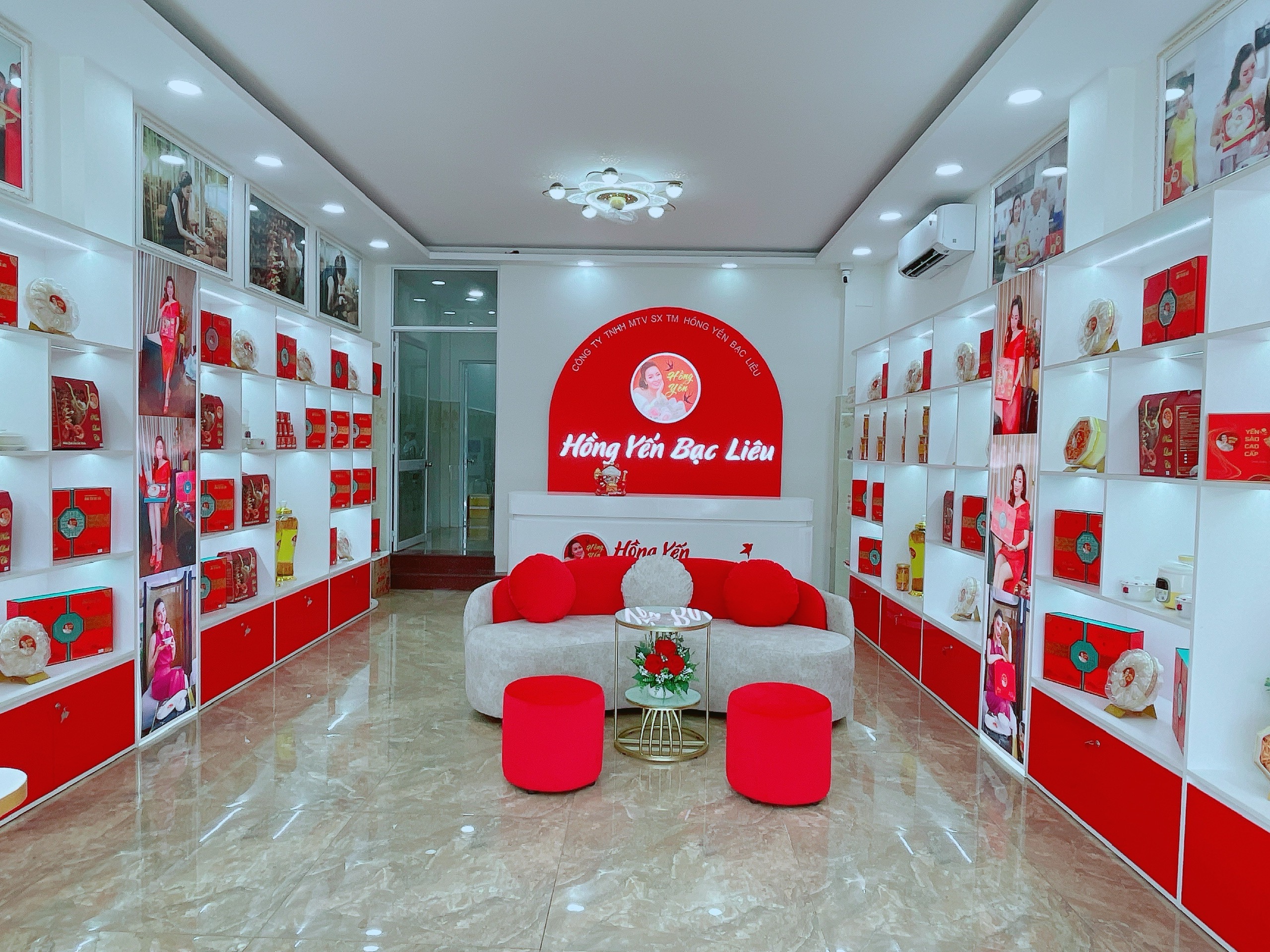 Cần biết - Tưng bừng khai trương showrom Hồng Yến Bạc Liêu