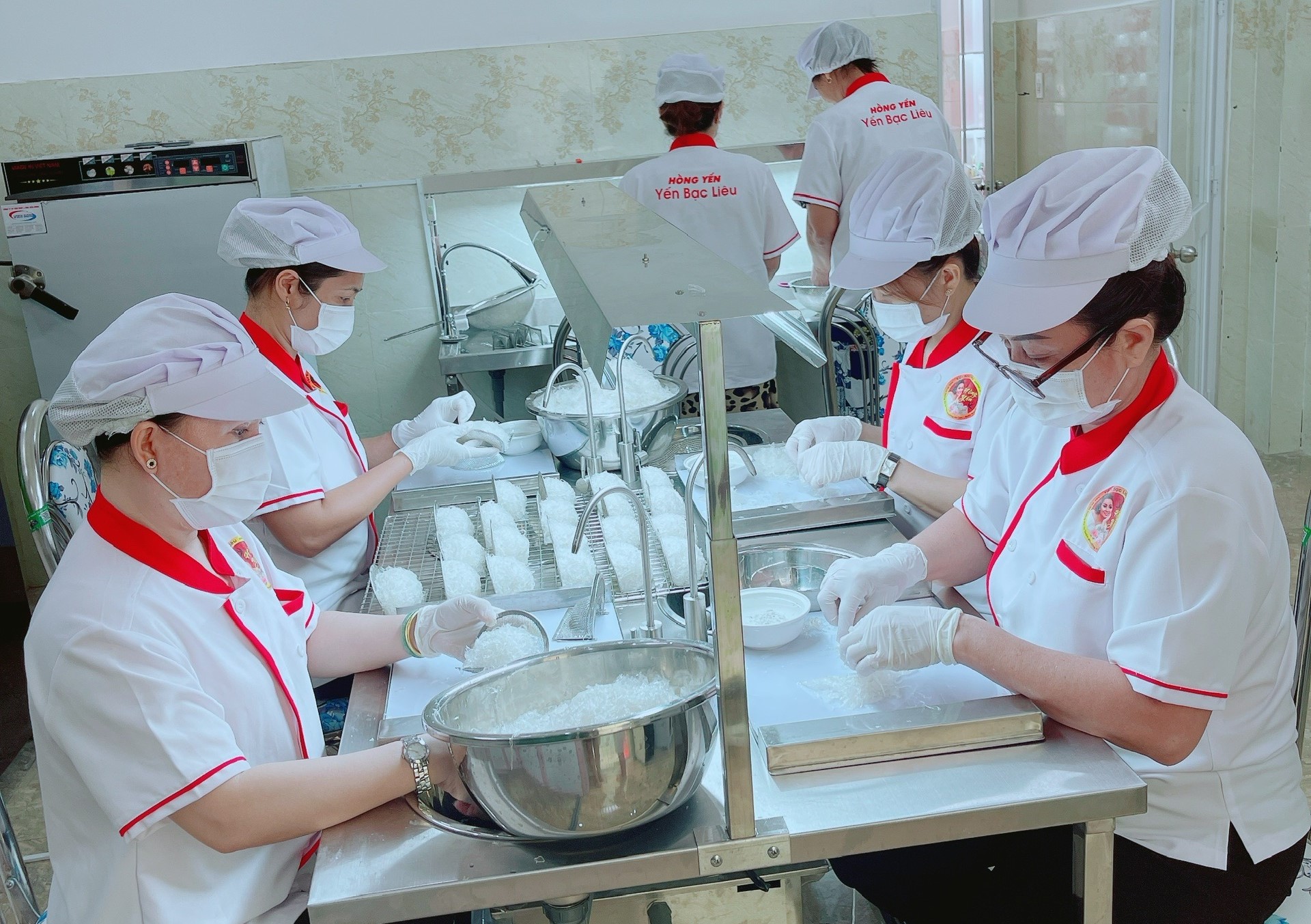 Cần biết - Tưng bừng khai trương showrom Hồng Yến Bạc Liêu (Hình 2).
