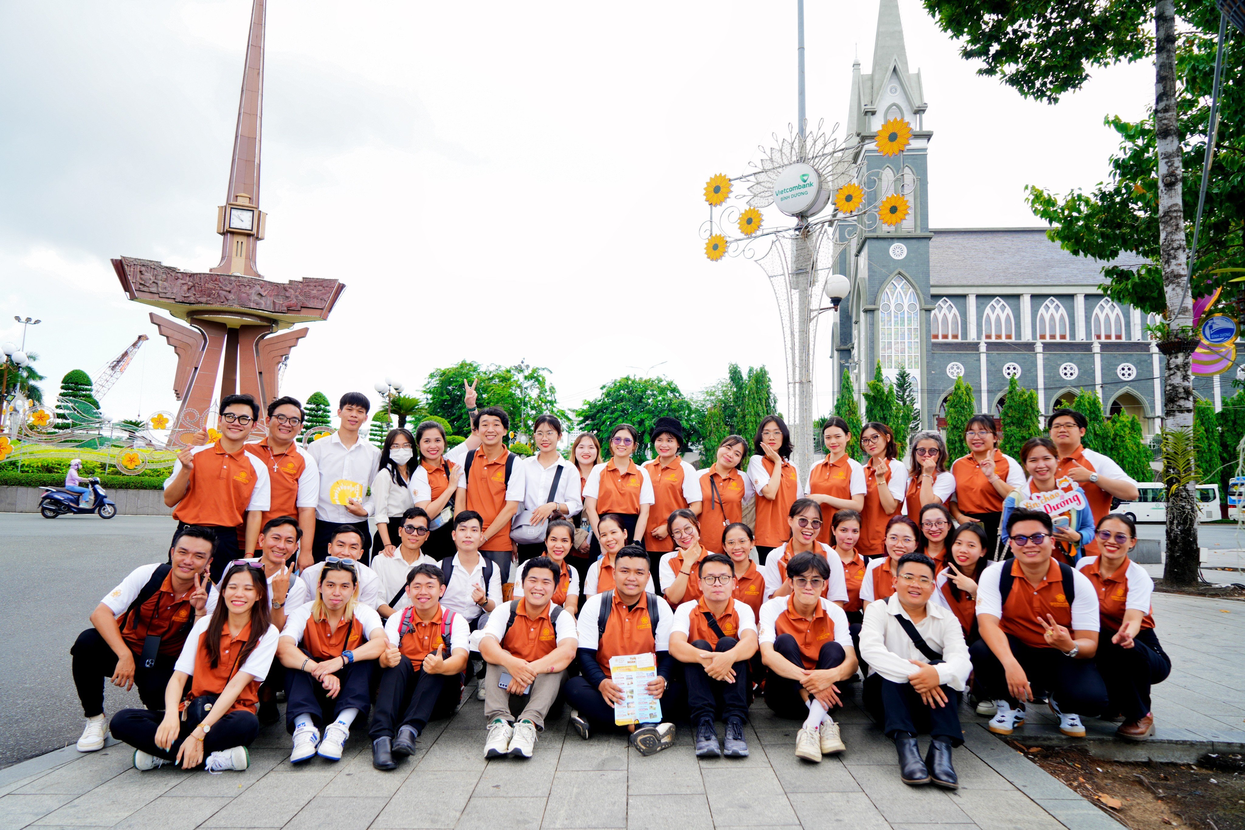 Cần biết - Cơn mưa quà tặng ngày khai trương chi nhánh Golden Smile Đông Nam Bộ (Hình 6).