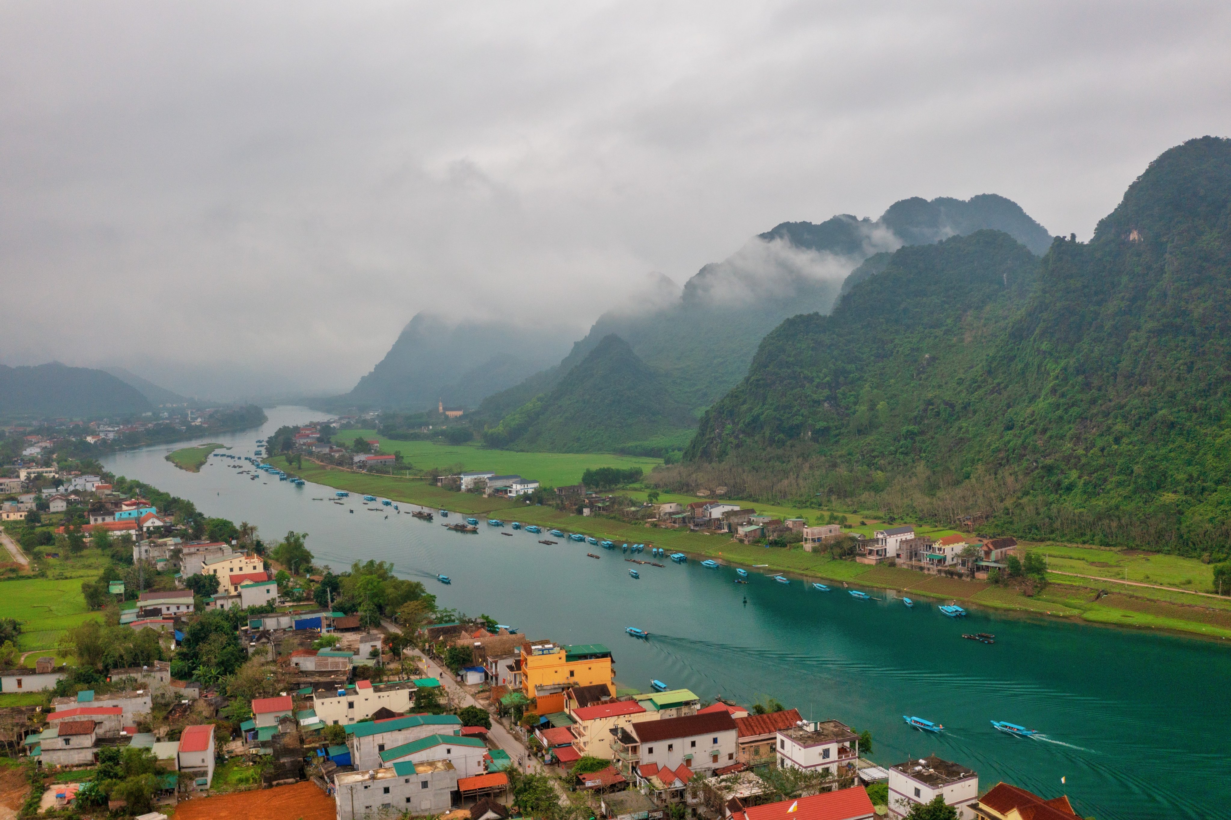 Môi trường - “Vương quốc hang động”–điểm đến nổi tiếng trên bản đồ du lịch thế giới (Hình 2).