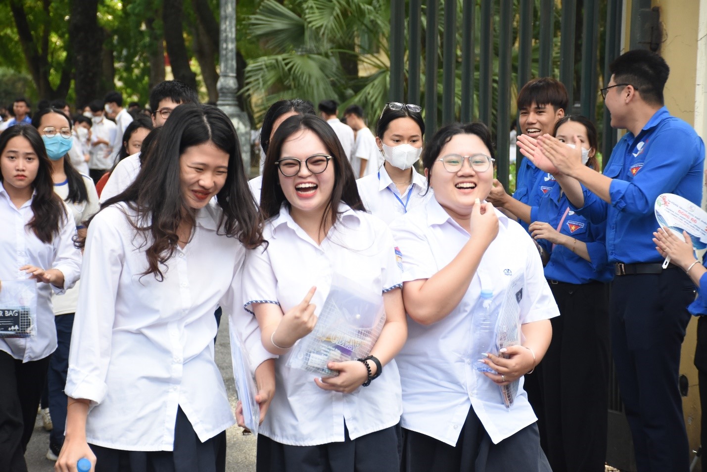 Kinh tế - EVNHANOI: Đảm bảo nguồn điện an toàn, liên tục góp phần vào thành công của kỳ thi tốt nghiệp THPT năm 2023 (Hình 3).