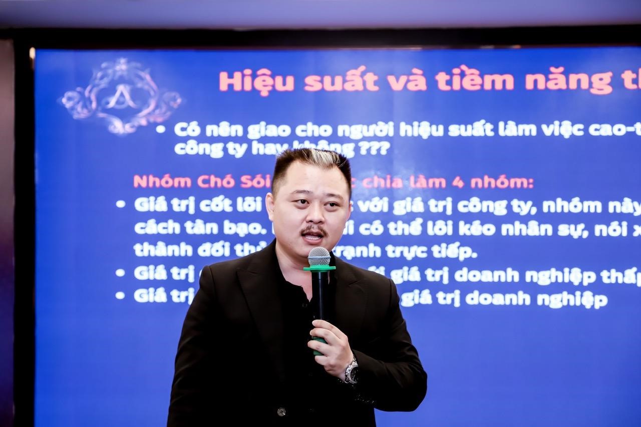 Cần biết - CEO Huy Bằng và hành trình xây dựng cộng đồng làm nghề hạnh phúc