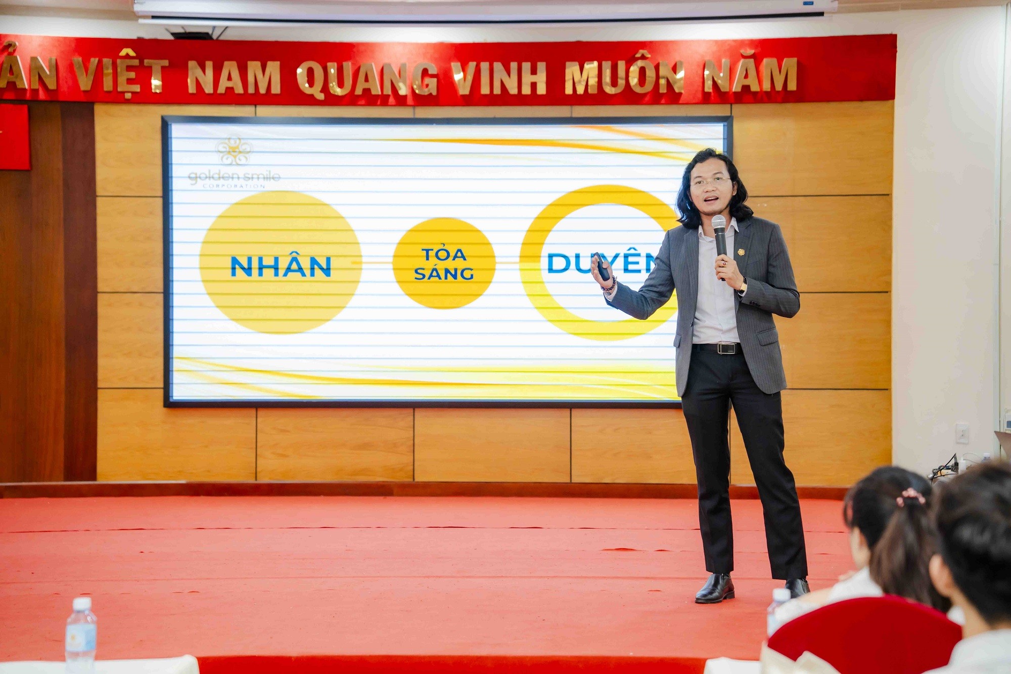 Kinh tế - Hội nghị tổng kết quý III và định hướng chiến lược quý IV Golden Smile Corporation: Khi hiền tài là “kho báu” của doanh nghiệp  (Hình 9).