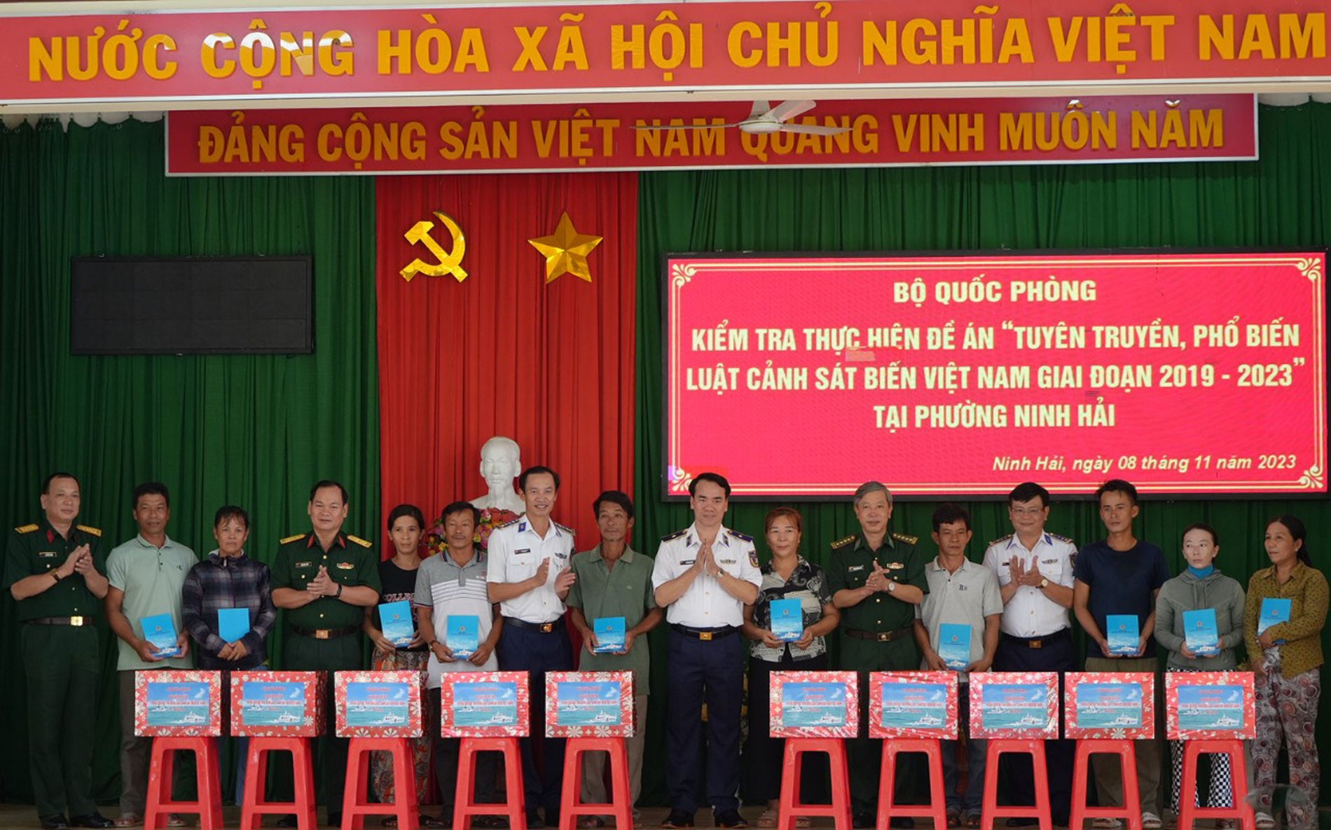 Toàn cảnh - Kiểm tra thực hiện Đề án Tuyên truyền, phổ biến Luật Cảnh sát biển Việt Nam tại tỉnh Khánh Hoà (Hình 3).