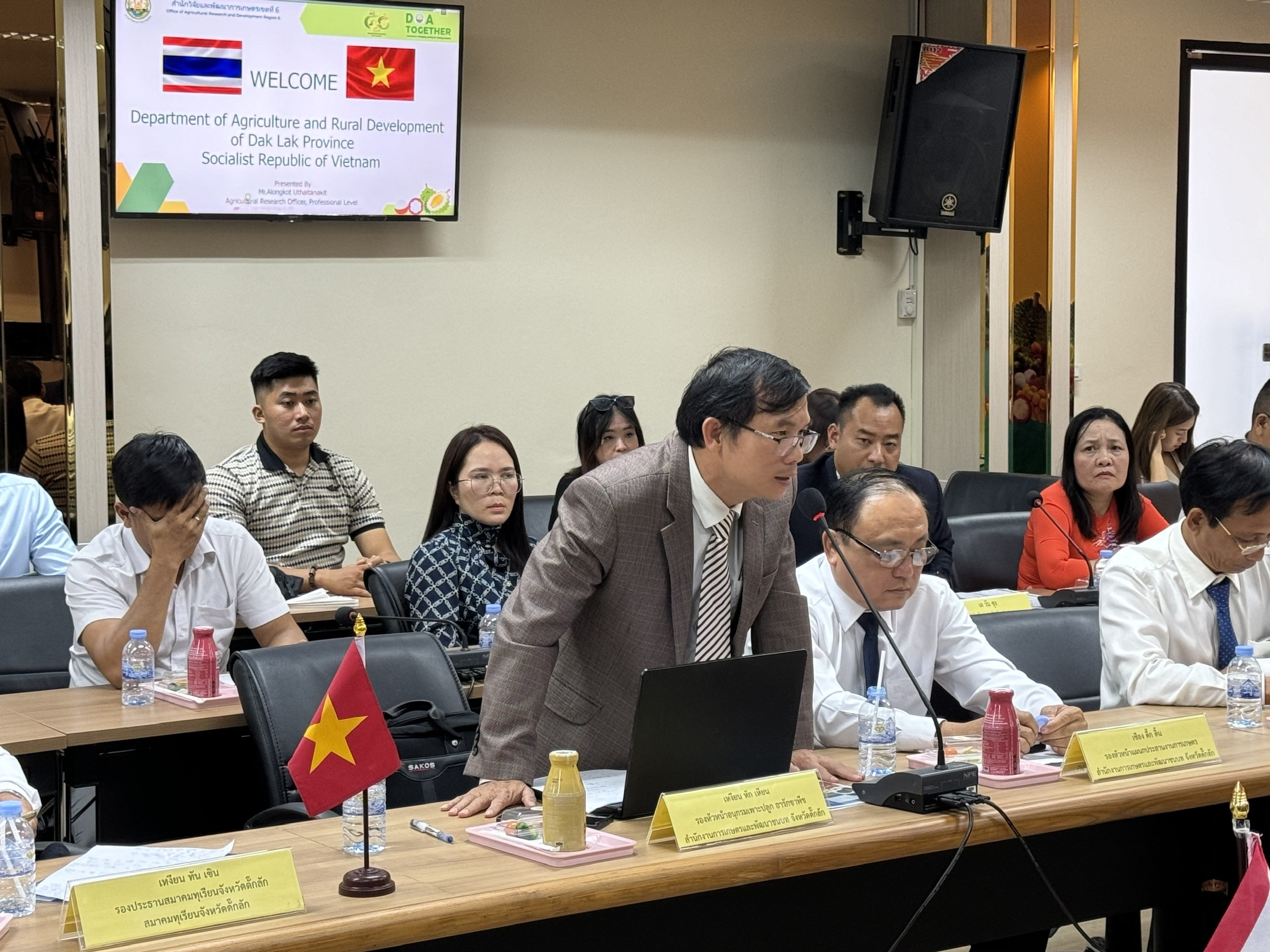 Cần biết - Đoàn công tác Đắk Lắk làm việc với tỉnh trưởng Chanthaburi, đây là 'thủ phủ sầu riêng' Thái Lan (Hình 3).