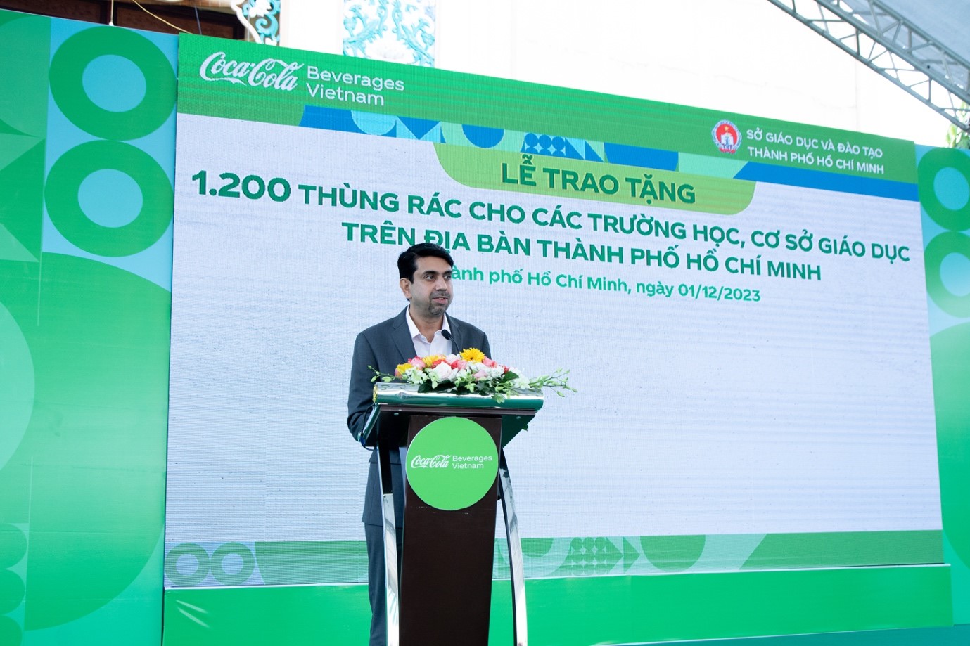 Cần biết - Coca-Cola Việt Nam trao tặng 1.200 thùng rác, hướng tới mục tiêu “Thế giới không rác thải”