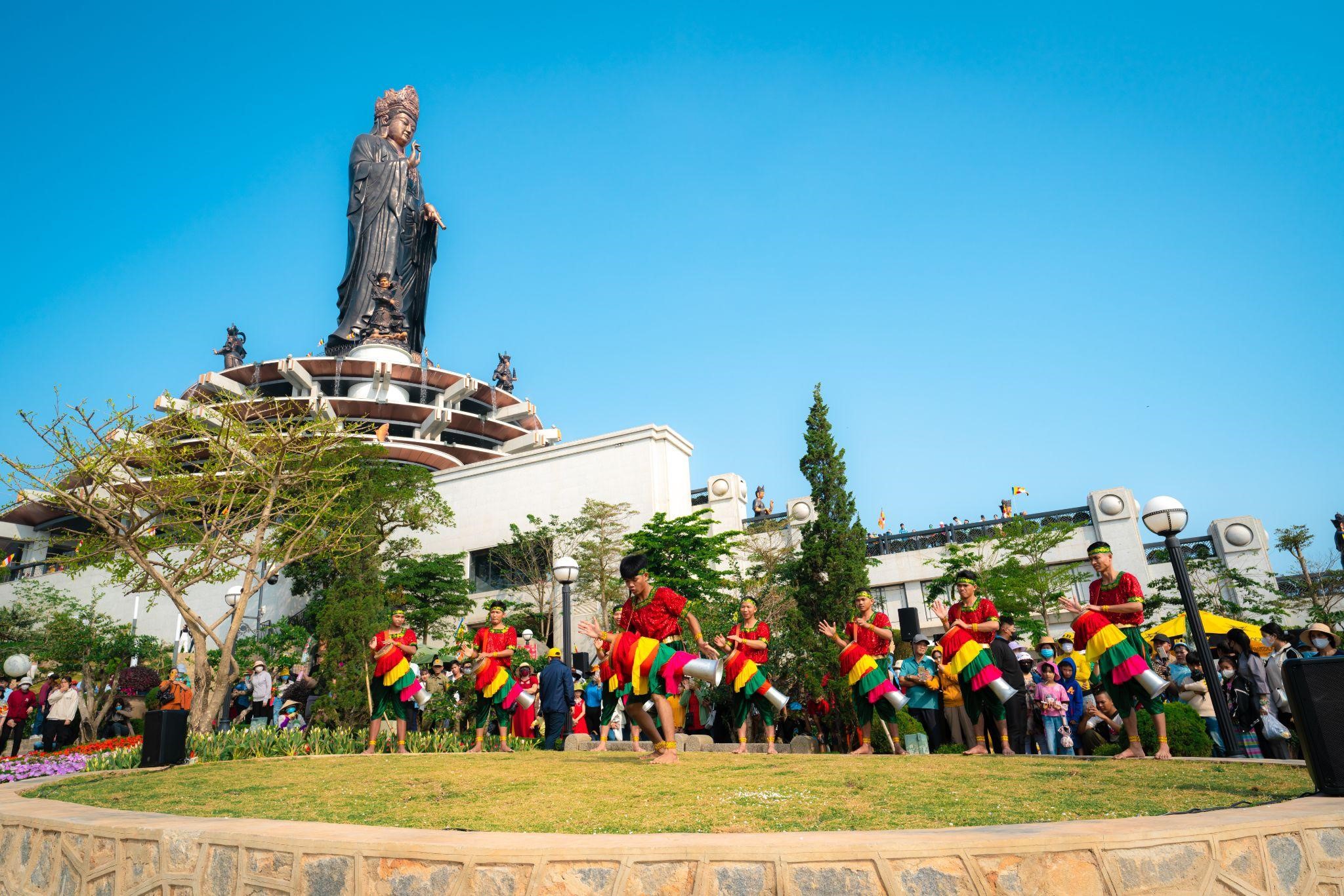 Kinh tế - 30/3 này, Tây Ninh bùng nổ với pháo hoa và chương trình nghệ thuật quy tụ nhiều ca sĩ đình đám (Hình 3).