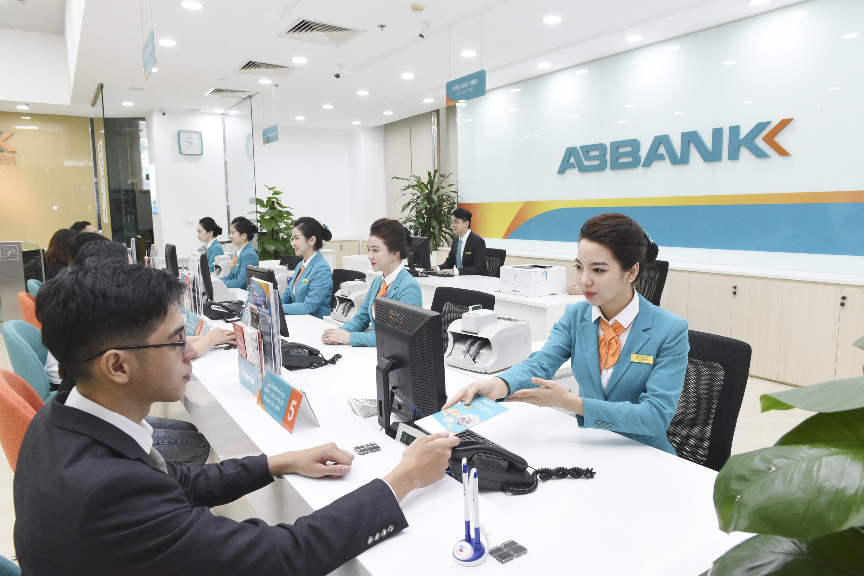 Kinh tế - ABBANK đồng hành cùng dàn nhạc giao hưởng trẻ thế giới lưu diễn tại Việt Nam  (Hình 7).