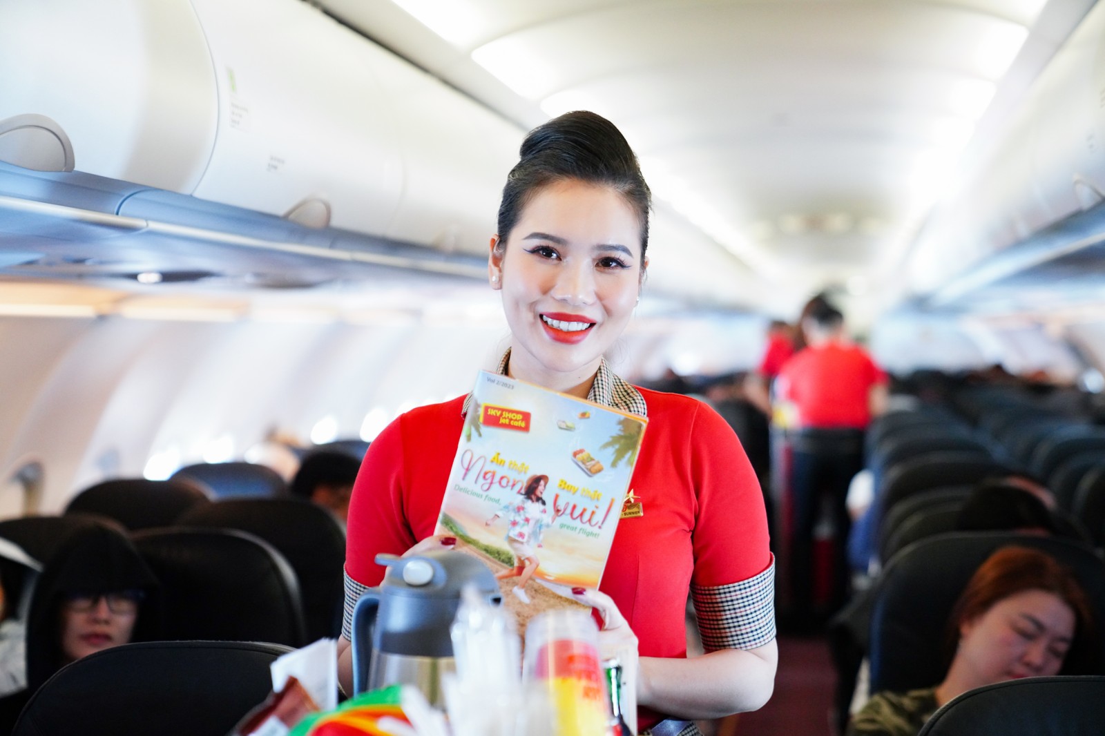 Kinh tế - Vui lễ bất tận với đại tiệc vé khuyến mãi, bay cùng Vietjet thôi! (Hình 2).