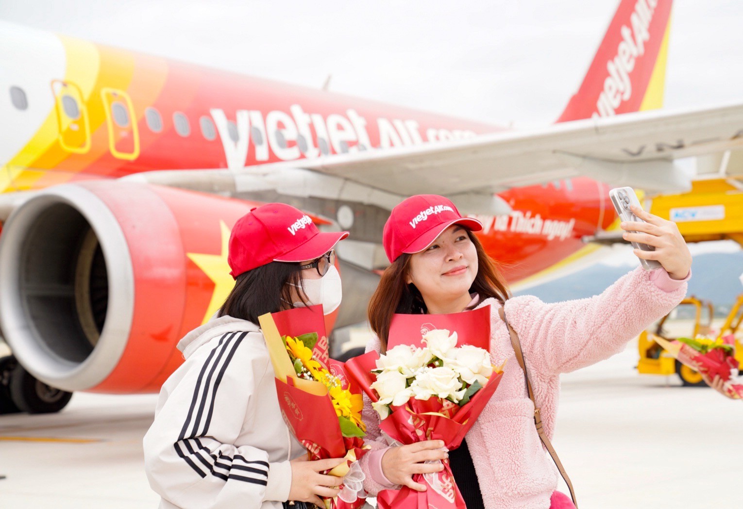 Kinh tế - Vietjet tăng chuyến bay đến Điện Biên dịp kỷ niệm 70 năm chiến thắng Điện Biên Phủ (Hình 2).