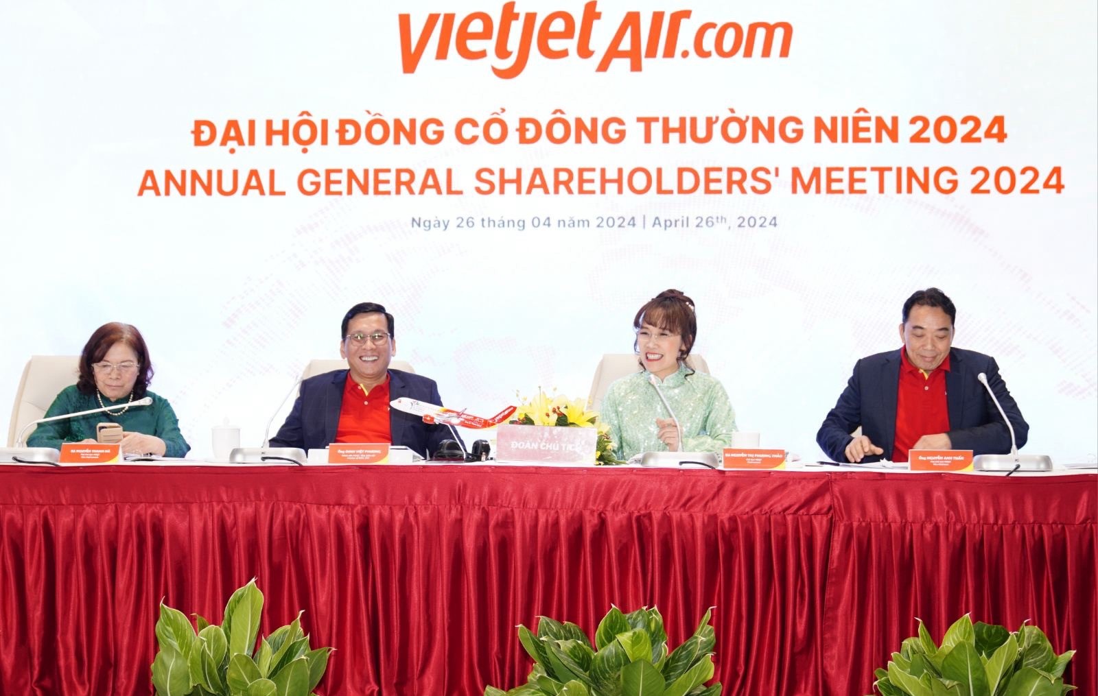 Kinh tế - Vietjet đặt kế hoạch vận chuyển 27 triệu lượt khách năm 2024, chia cổ tức 25%