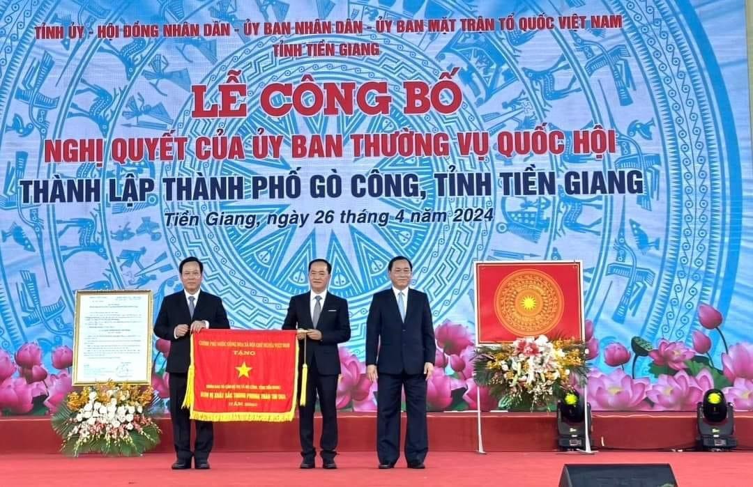 Cần biết -  Hoa hậu Nhân ái Nguyễn Ngọc Hiếu tham dự lễ công bố thành lập Tp.Gò Công