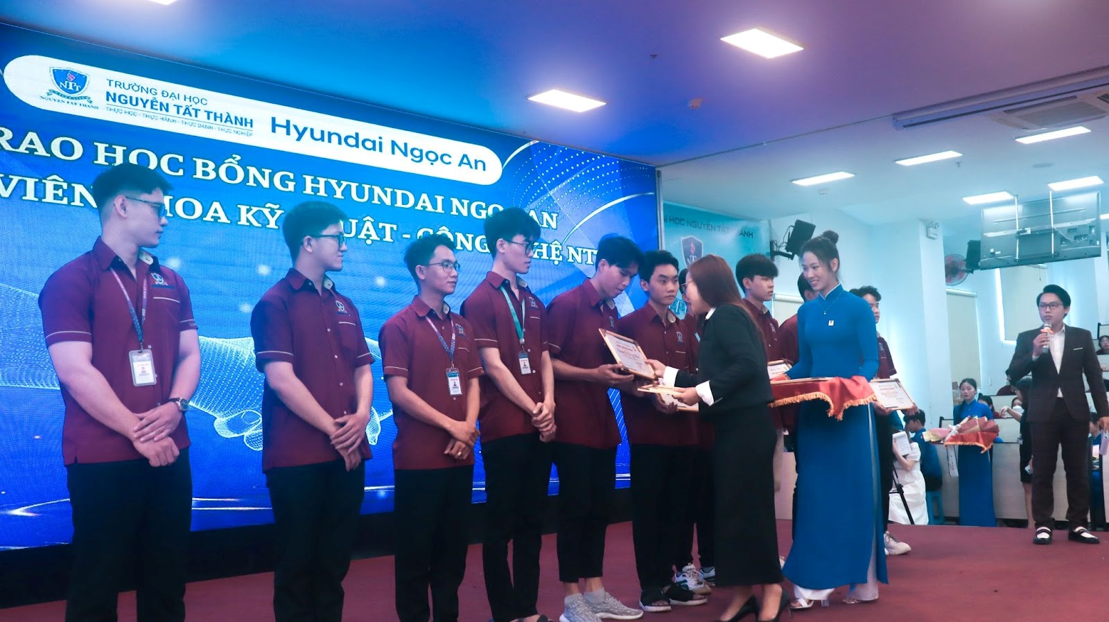 Cần biết - Hyundai Ngọc An đồng hành cùng sinh viên trường Đại học Nguyễn Tất Thành (Hình 2).