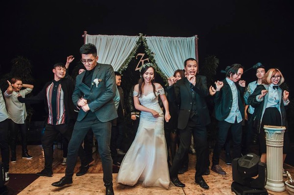 Giải tr&iacute; - Video: Đ&aacute;m cưới đẹp như mơ của cặp đ&ocirc;i H&agrave; th&agrave;nh g&acirc;y sốt (H&igrave;nh 4).