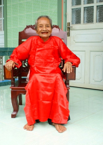 Giải trí - Sống qua 3 thế kỷ, cụ bà Việt Nam cao tuổi nhất thế giới (Hình 2).