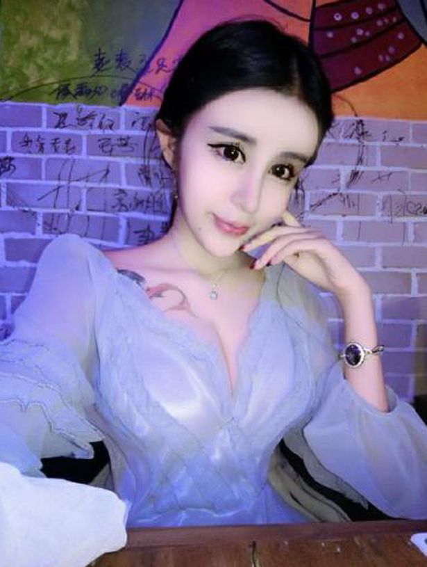 Giải trí - Thiếu nữ ‘Bạch xà’ quyết phẫu thuật thẩm mỹ níu kéo người yêu