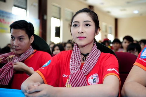 Giải trí - Hoa hậu Đặng Thu Thảo tham gia lập kỷ lục Guiness Việt Nam